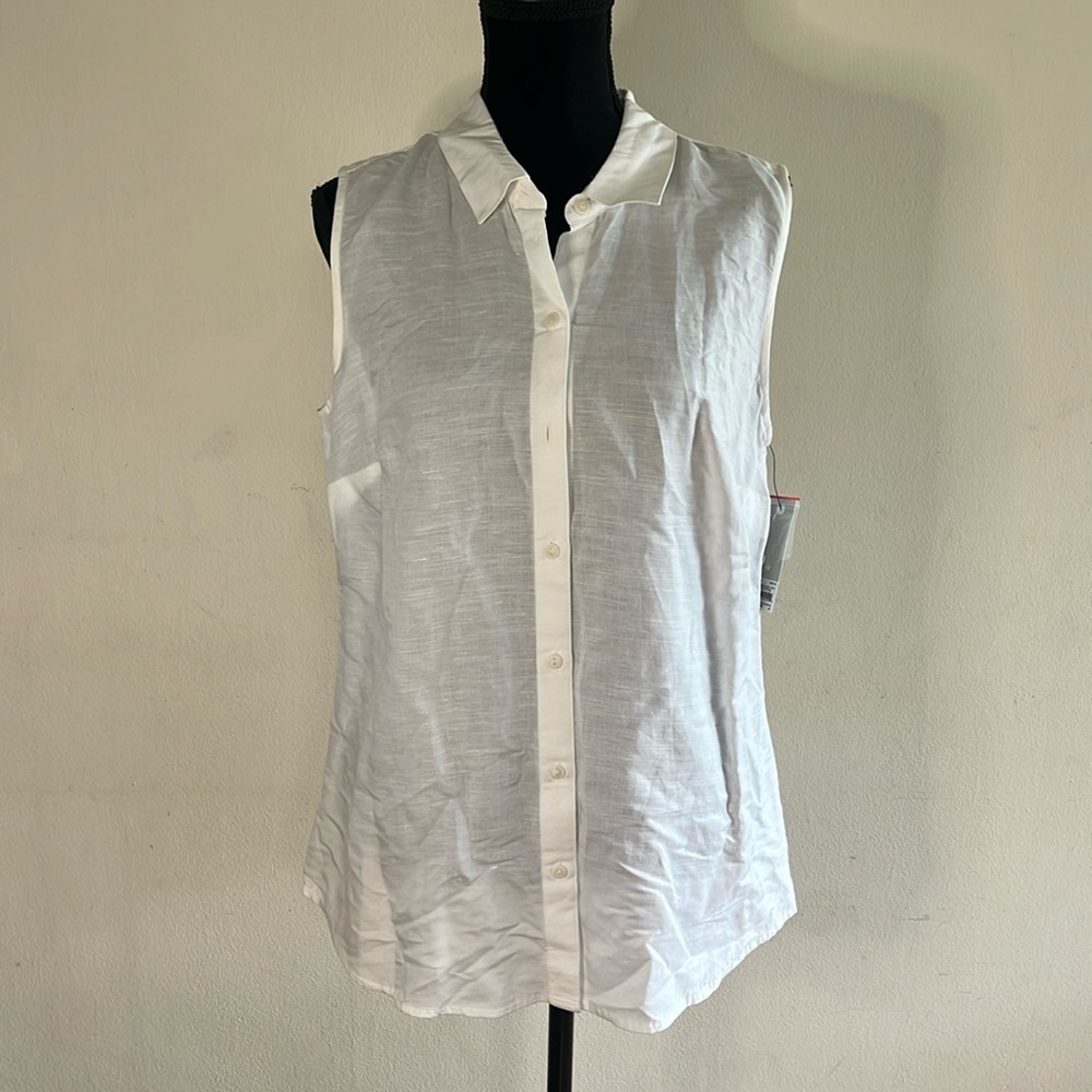 Croft & Barrow White Sleeveless Button Down Blouse